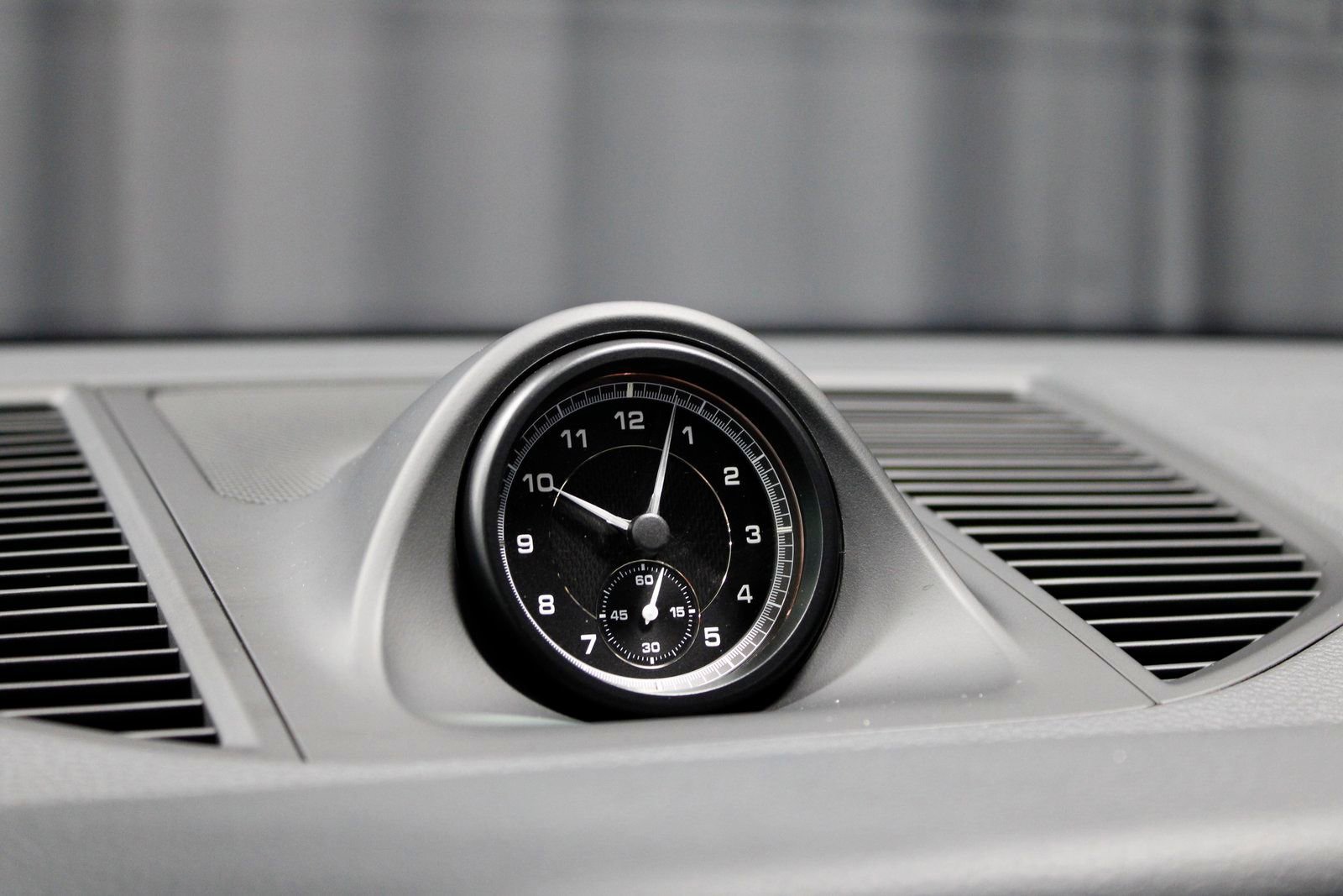 Certified 2025 Porsche Macan image 34