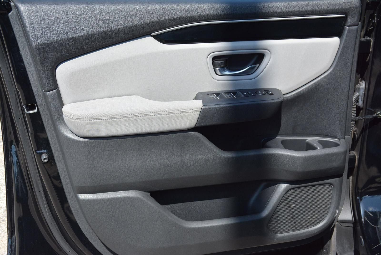 Used 2023 Honda Pilot LX image 8
