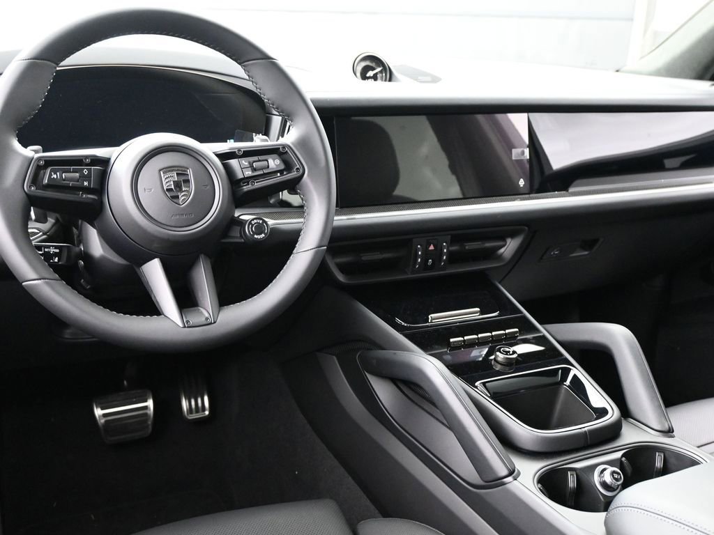 New 2026 Porsche Cayenne Turbo AWD/4WD image 8