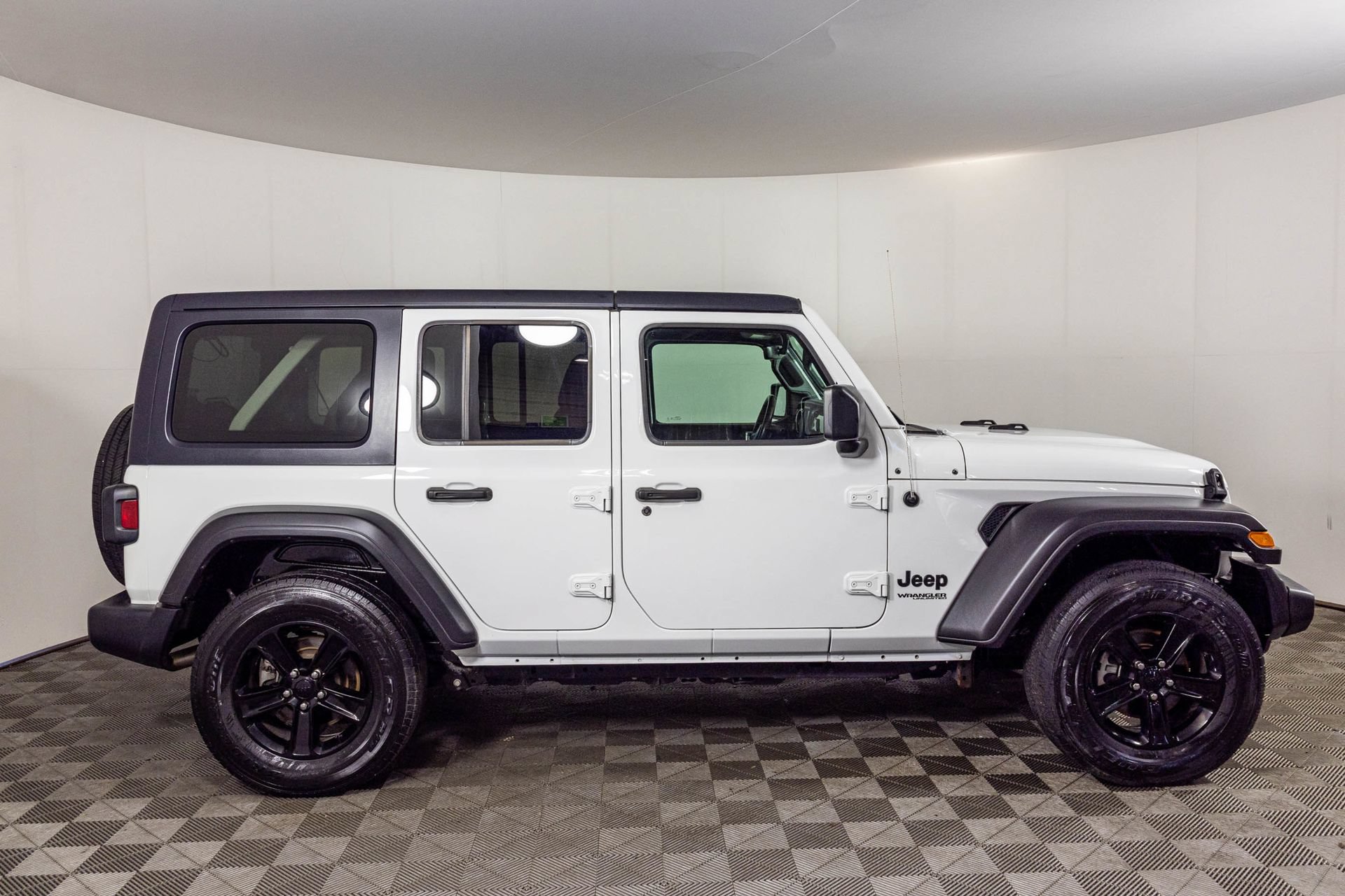Used 2022 Jeep Wrangler Unlimited Sport AWD/4WD image 13