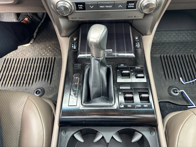 Used 2021 Lexus GX 460 Luxury w/ Accessory Package AWD/4WD image 15