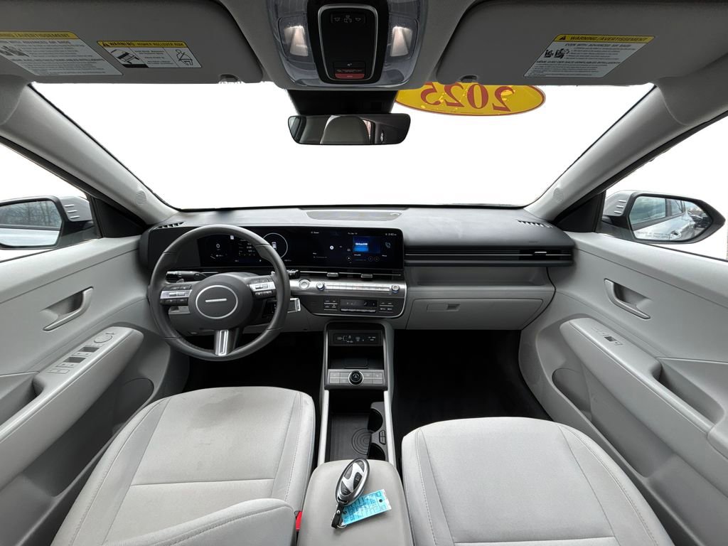 Certified 2025 Hyundai Kona SEL AWD/4WD image 16