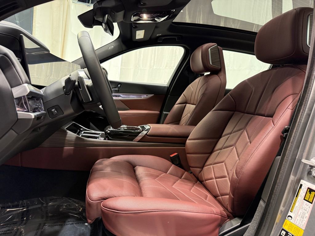 Used 2023 BMW 760i xDrive image 20