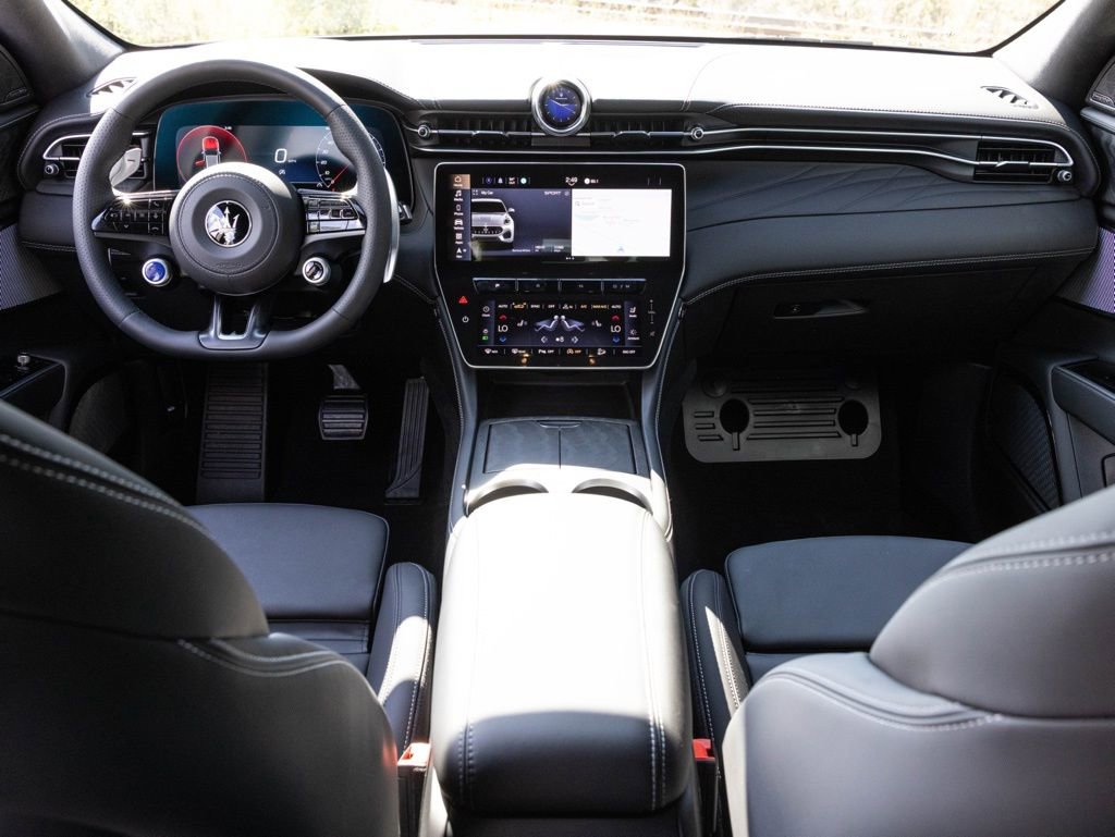 New 2025 Maserati Grecale GT image 31