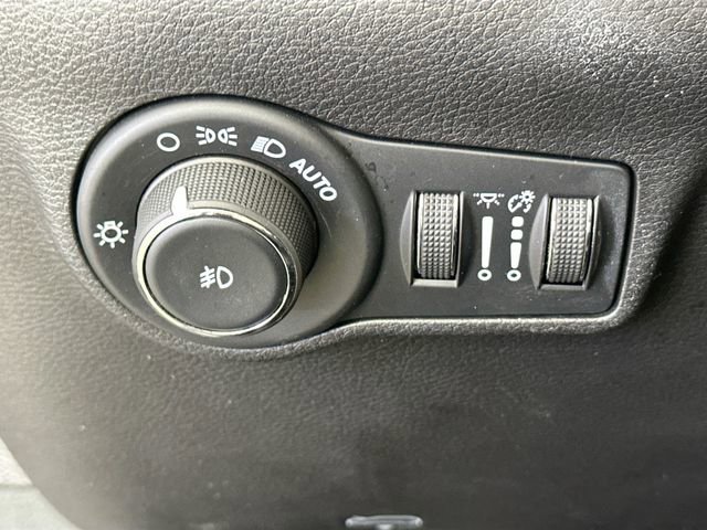 Used 2025 Jeep Compass Trailhawk image 21