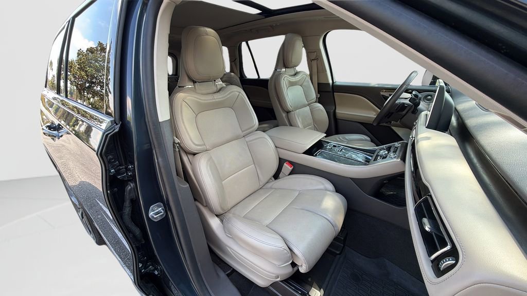 Used 2023 Lincoln Aviator Reserve w/ Equipment Group 201A image 19