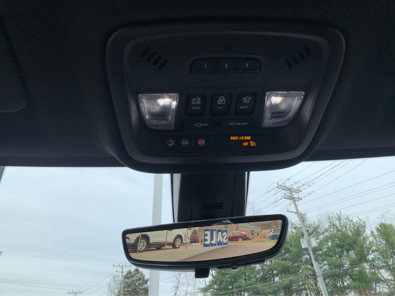 Used 2023 Chevrolet Traverse RS image 23