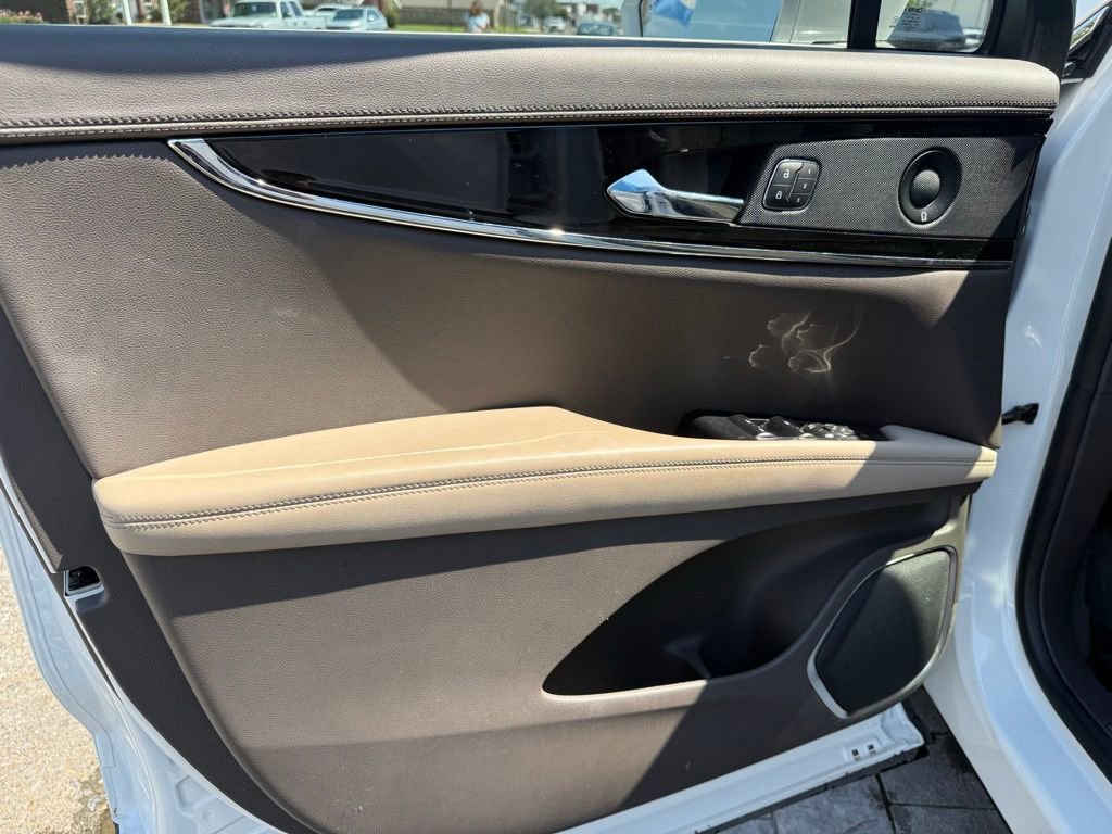 Used 2022 Lincoln Nautilus Reserve AWD/4WD image 8