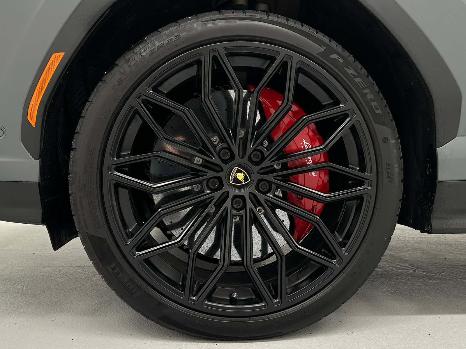 Used 2025 Lamborghini Urus SE image 9