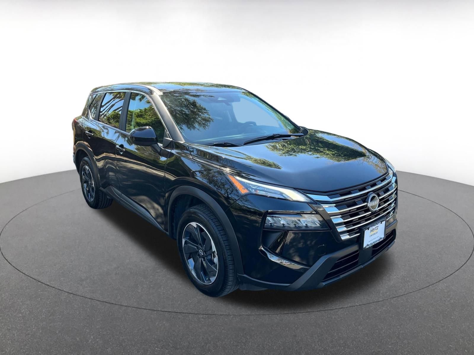 Used 2025 Nissan Rogue SV image 1