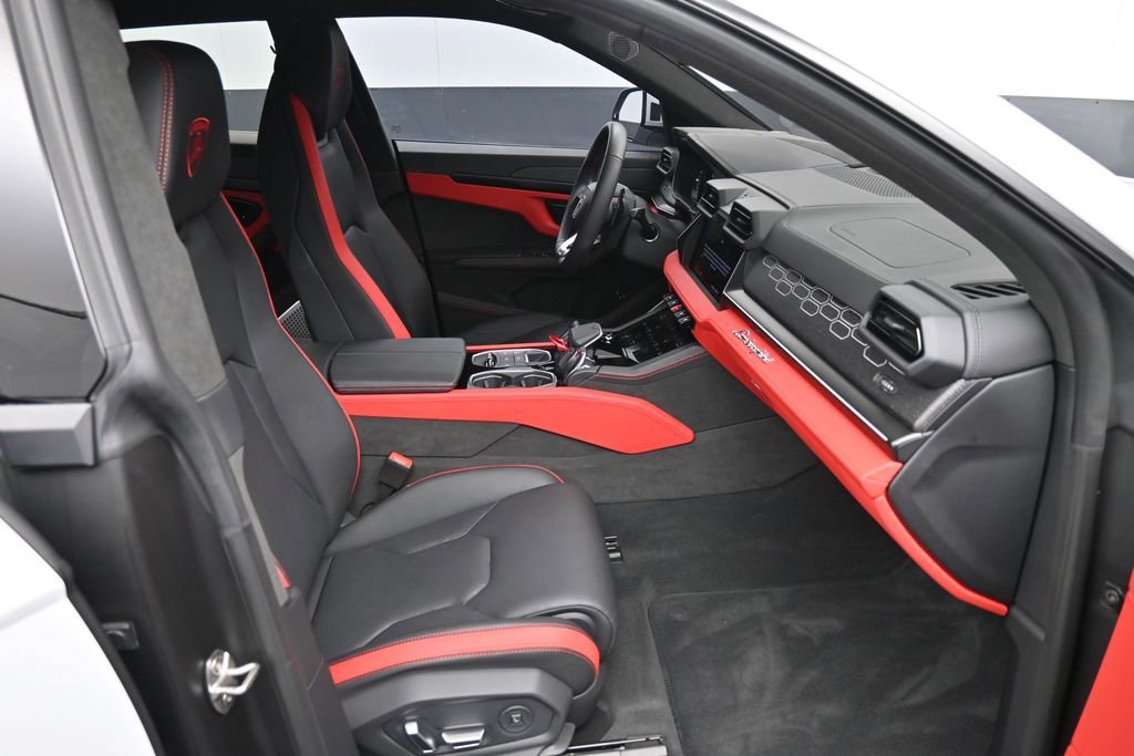 Used 2025 Lamborghini Urus SE AWD/4WD image 30