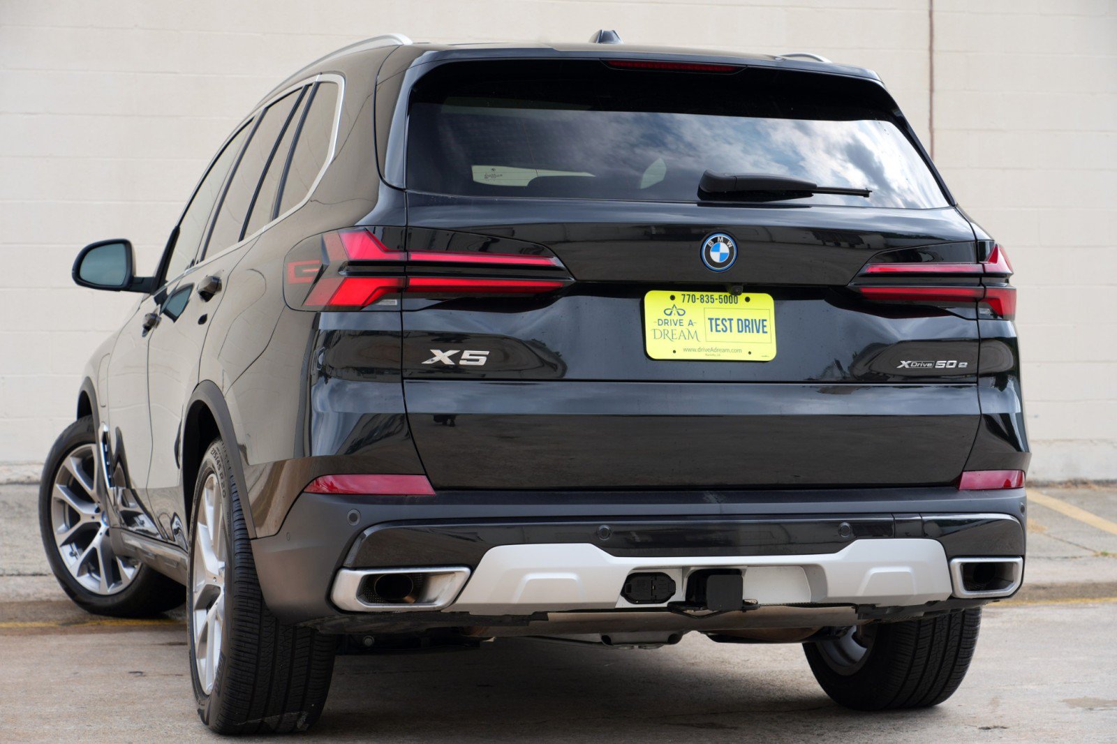 Used 2024 BMW X5 xDrive50e w/ Parking Assistance Package AWD/4WD image 6