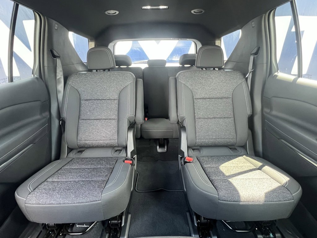 New 2025 Chevrolet Traverse LT image 28