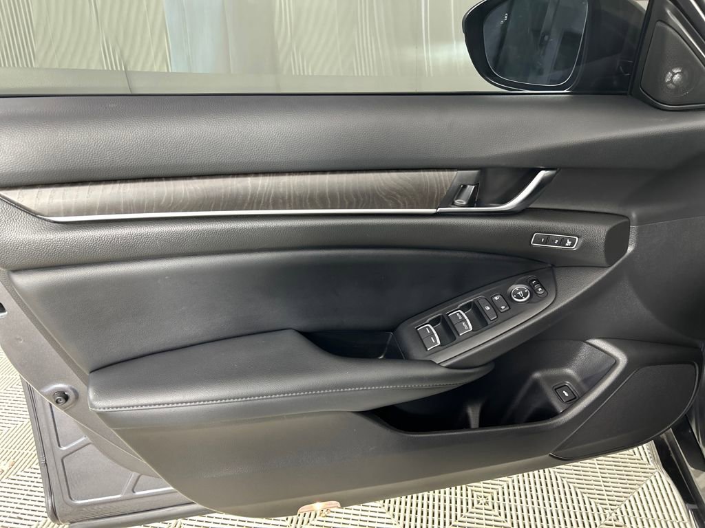 Used 2022 Honda Accord EX-L image 14