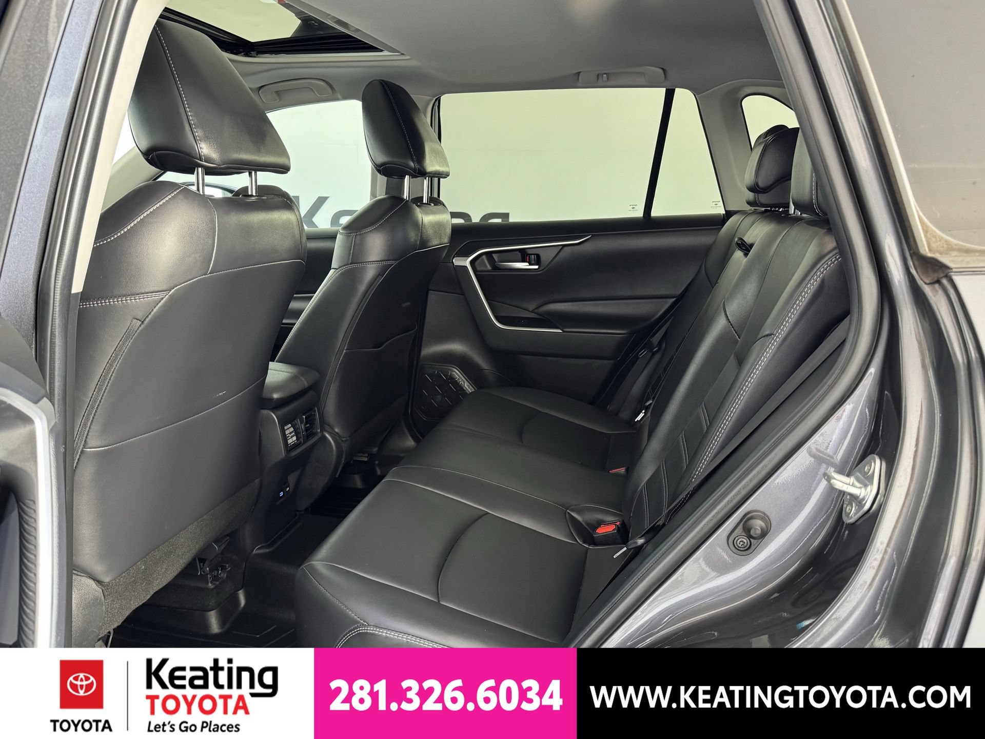 Used 2022 Toyota RAV4 XLE Premium FWD image 15