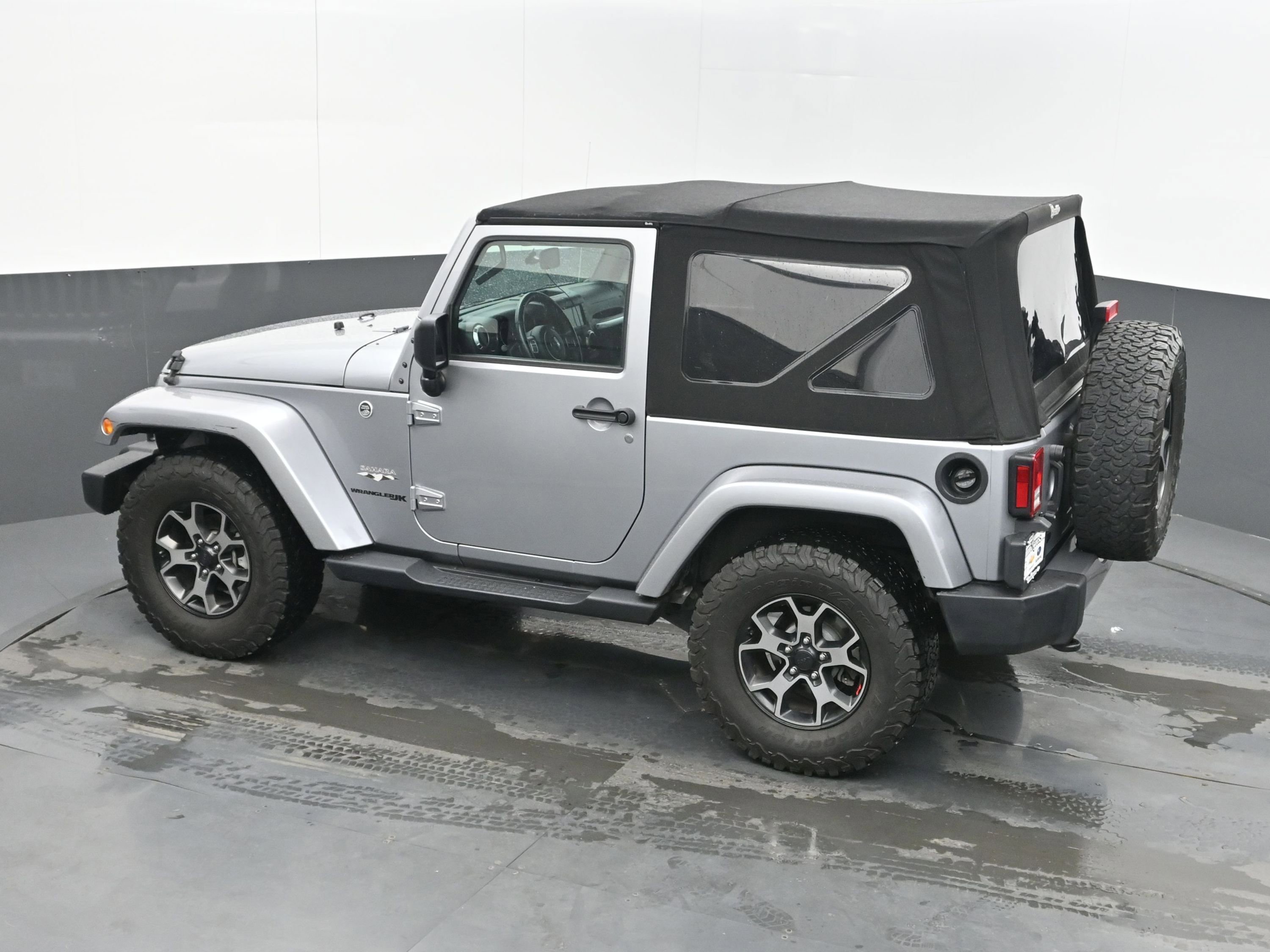Used 2018 Jeep Wrangler Sahara w/ Connectivity Group image 34