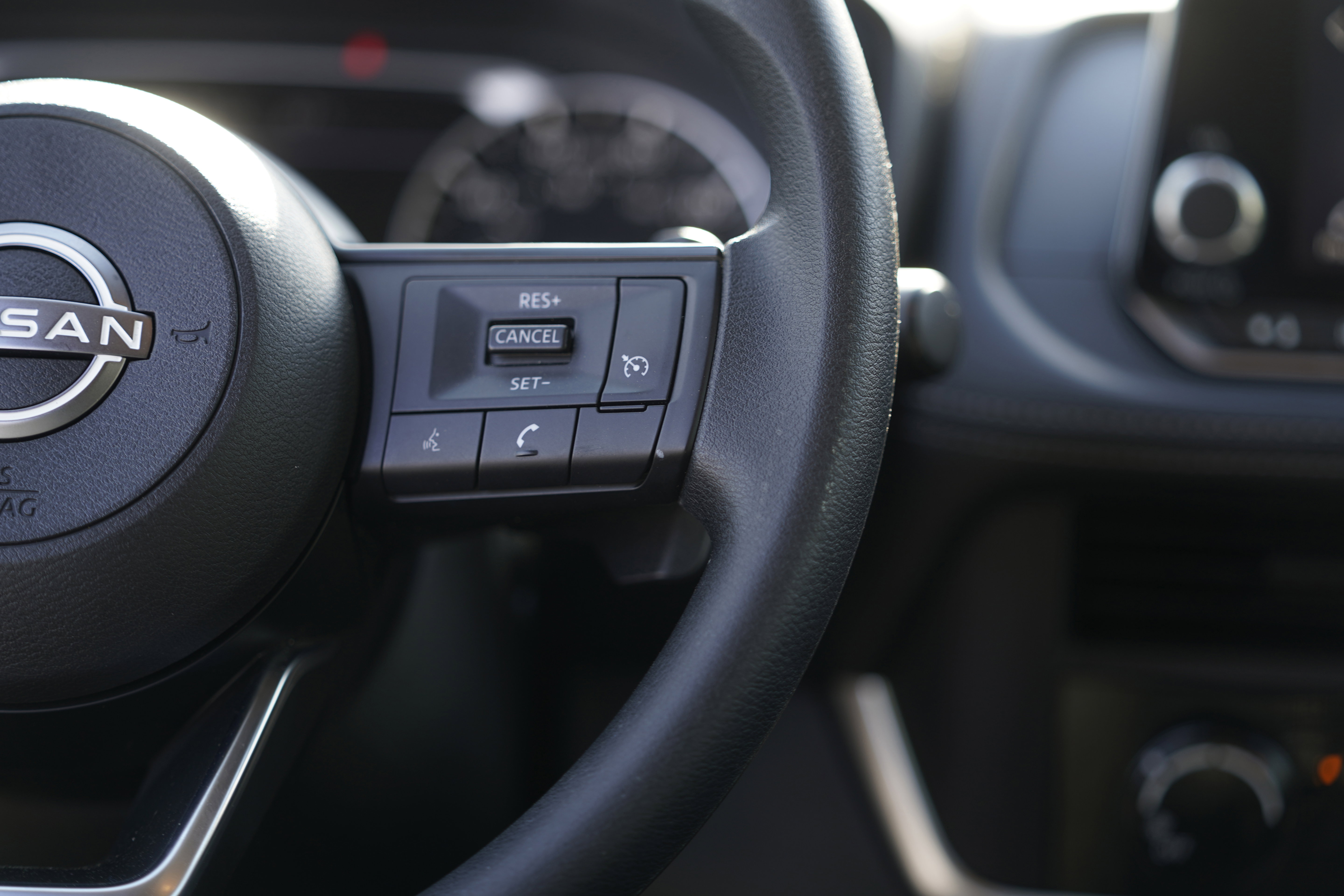 Used 2024 Nissan Rogue S image 18