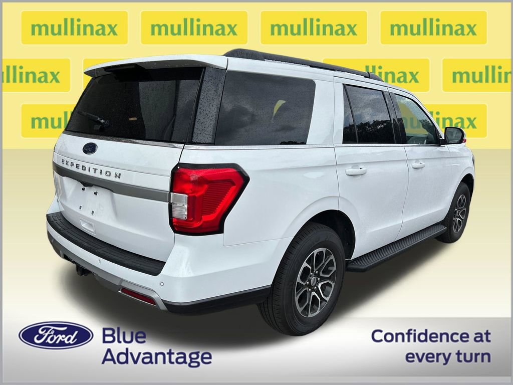 Used 2024 Ford Expedition XLT AWD/4WD image 2