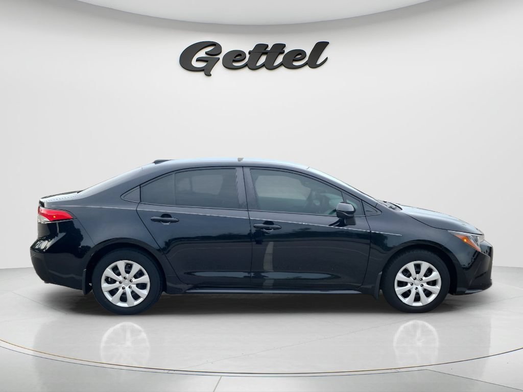 Used 2023 Toyota Corolla LE FWD image 4