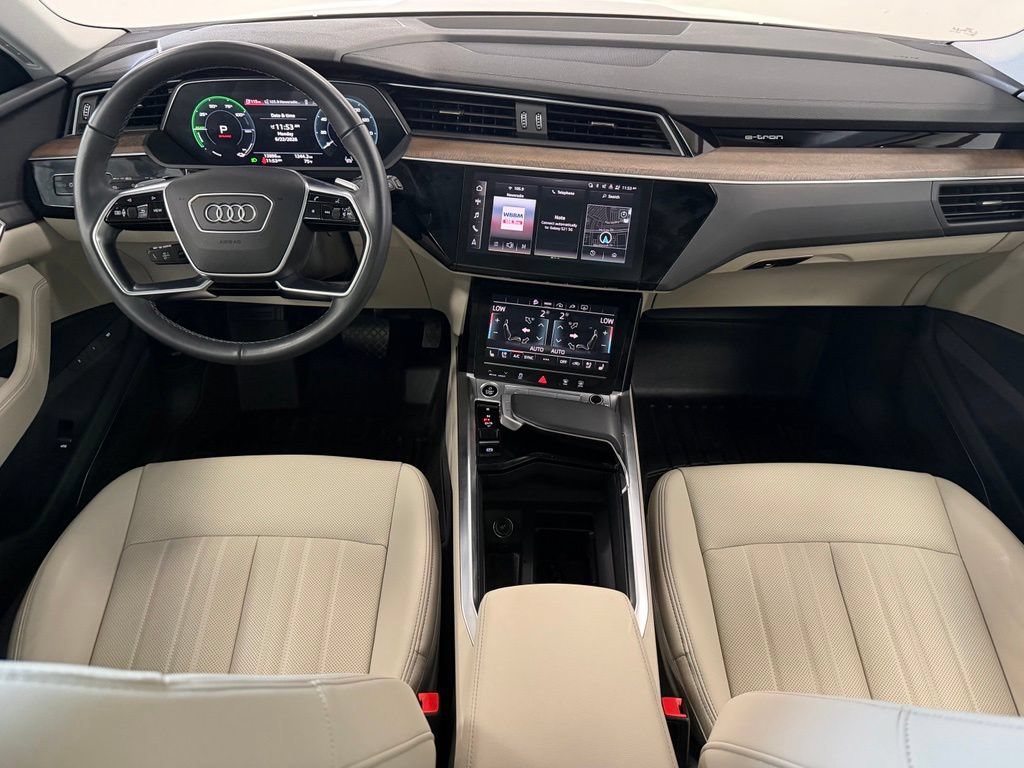 Used 2022 Audi e-tron Premium Plus AWD/4WD image 14