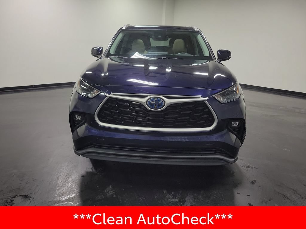 Used 2023 Toyota Highlander XLE FWD image 3