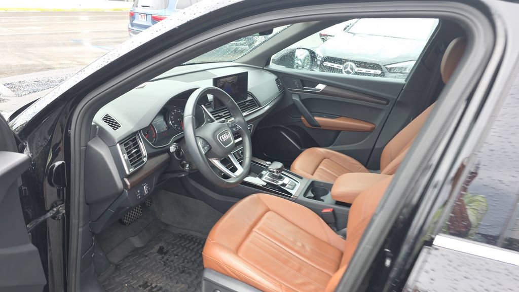 Used 2023 Audi Q5 2.0T Premium w/ Convenience Package AWD/4WD image 22