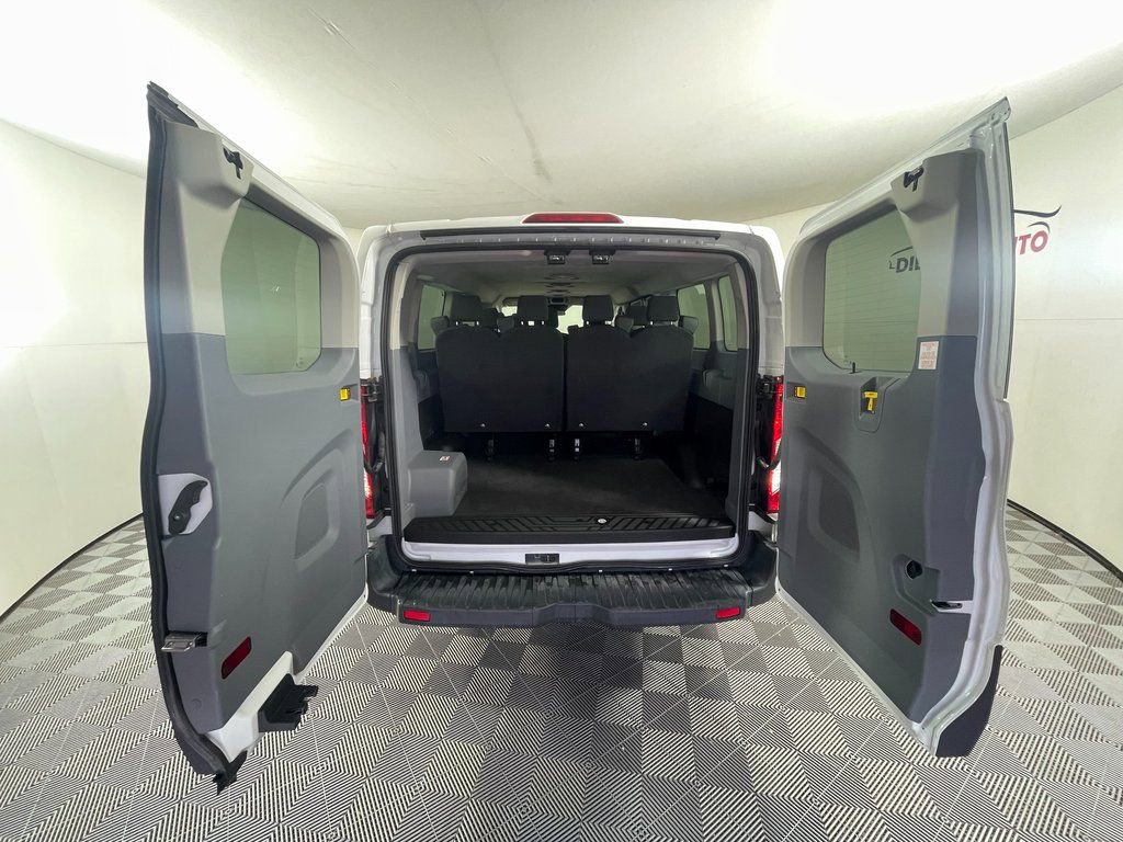 Used 2018 Ford Transit 350 XL image 6