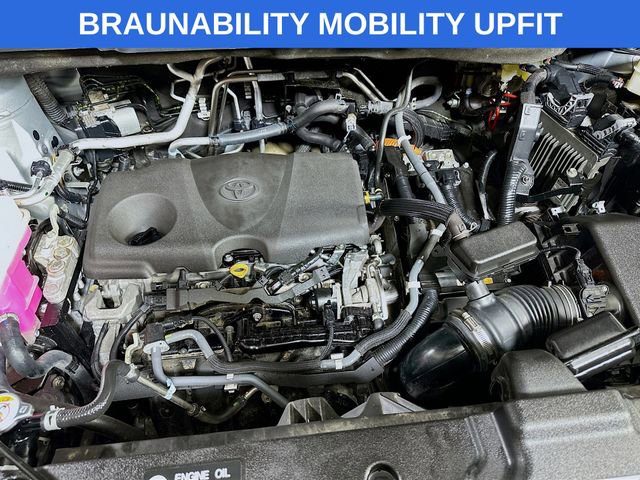 Used 2021 Toyota Sienna XLE w/ XLE Plus Package image 30