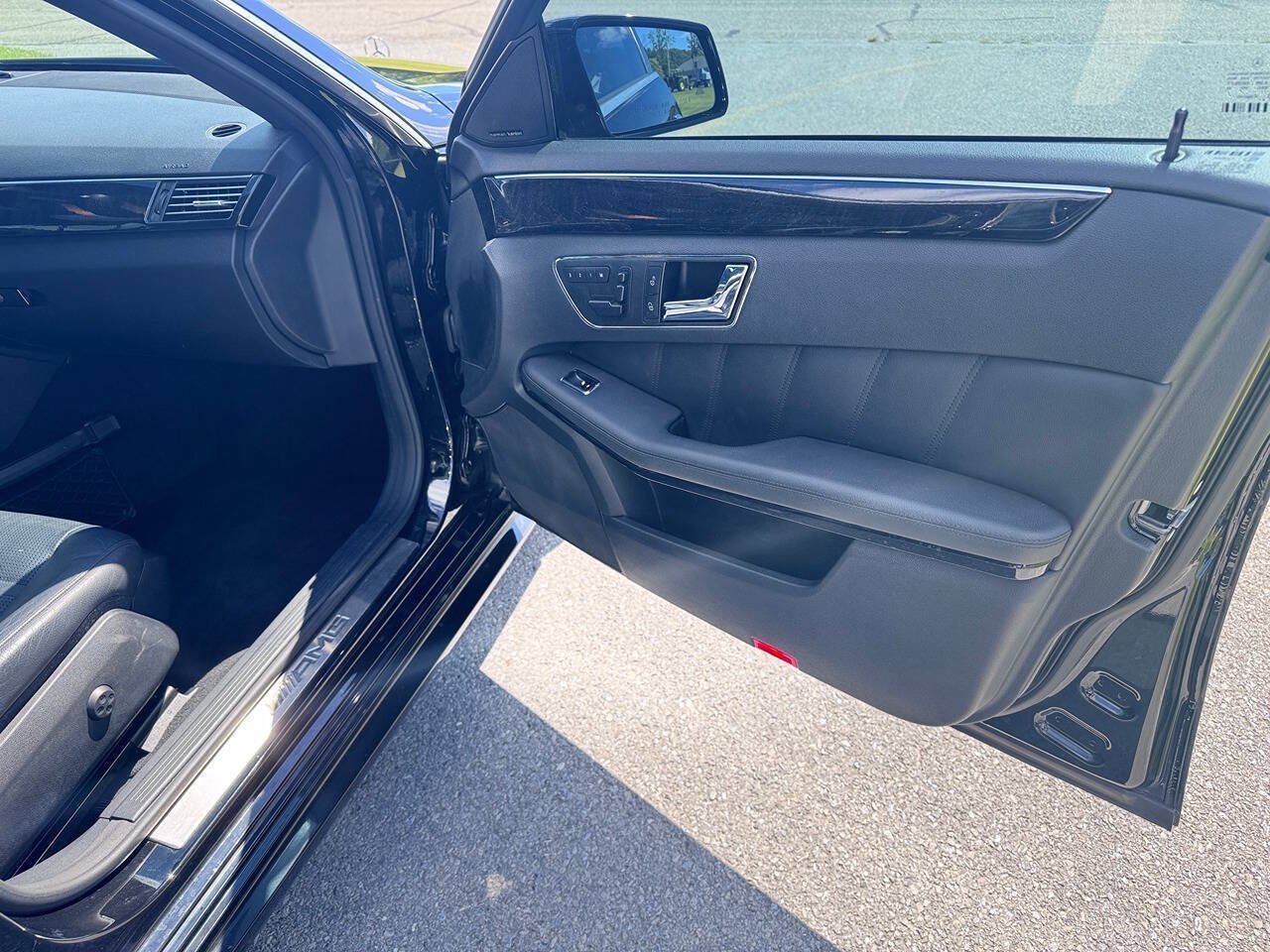 Used 2010 Mercedes-Benz E 63 AMG Sedan image 18