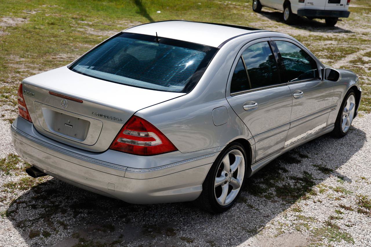 Used 2005 Mercedes-Benz C 230 Sedan image 11