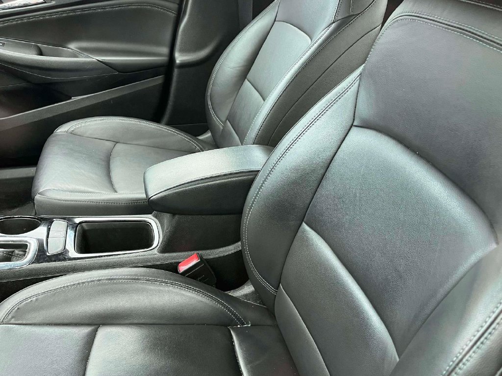 Used 2018 Chevrolet Cruze Premier FWD image 5
