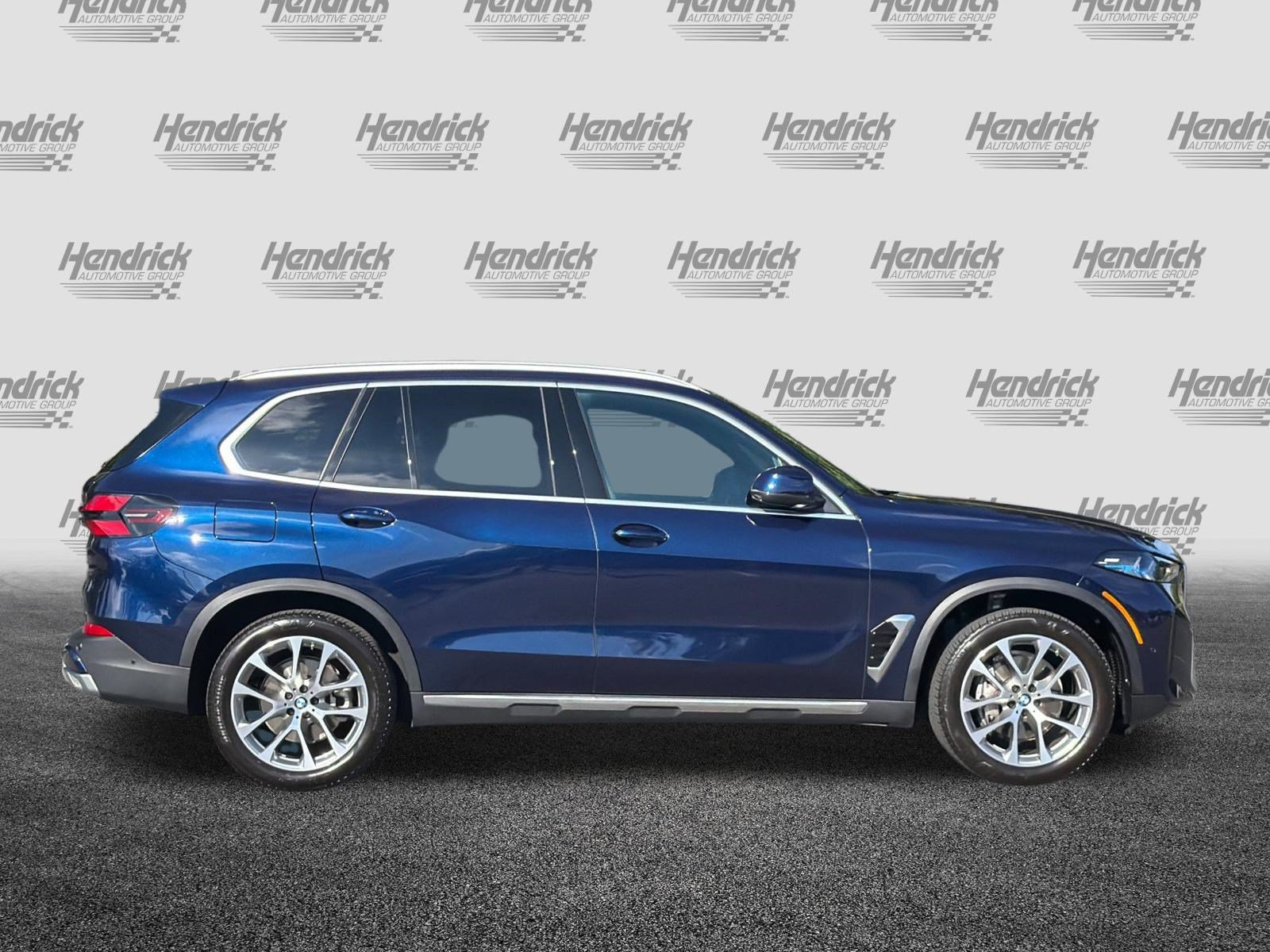 Used 2026 BMW X5 xDrive40i w/ Premium Package AWD/4WD image 3