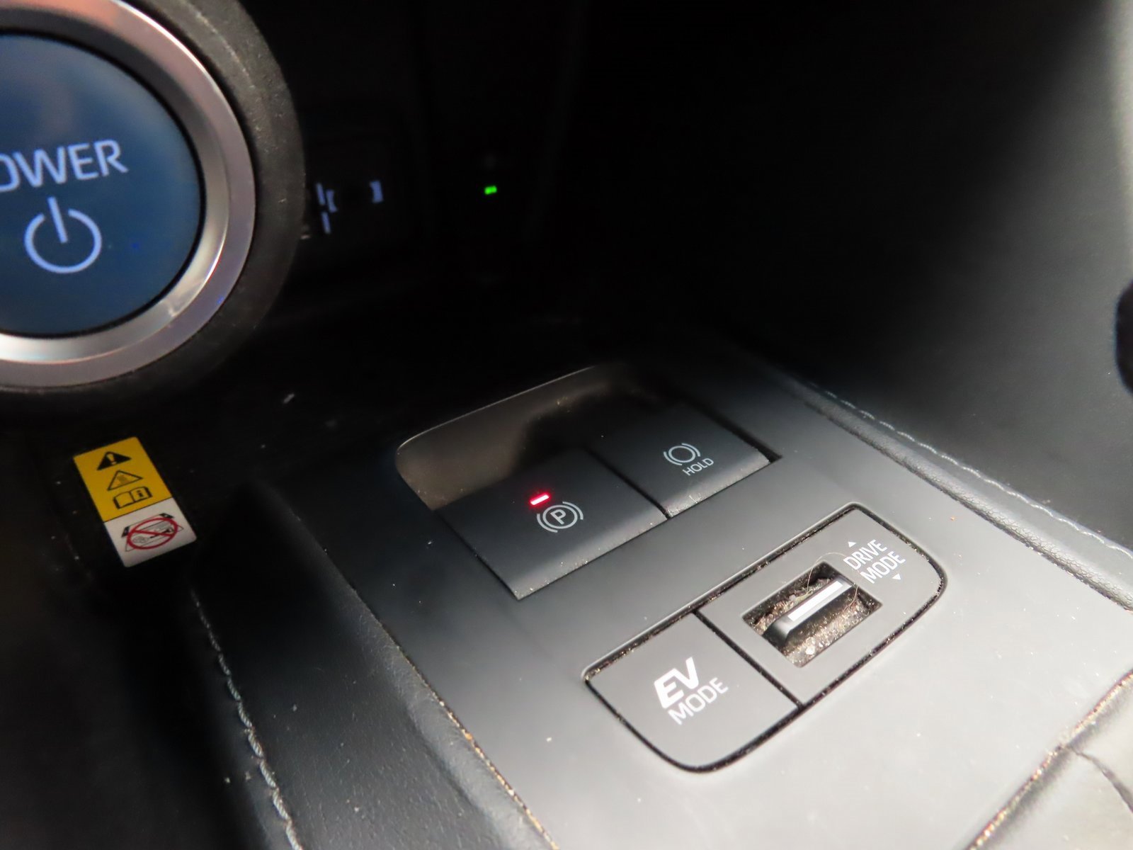 Used 2021 Toyota Venza LE w/ Carpet Mat Package (TMS) image 25