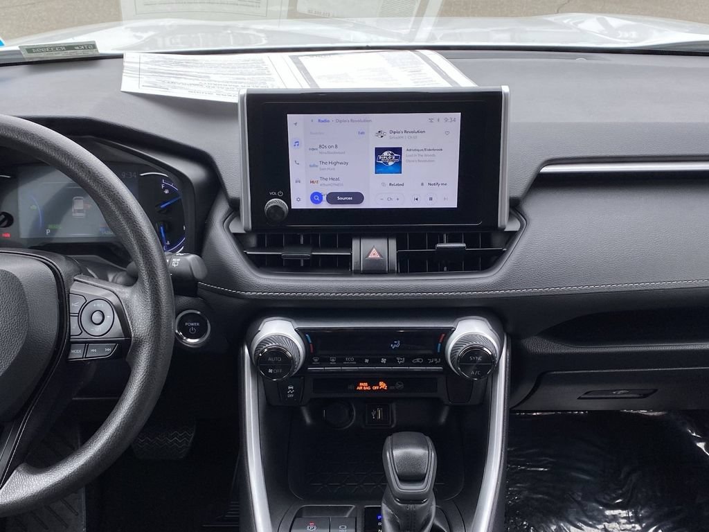 Certified 2025 Toyota RAV4 XLE AWD/4WD image 28