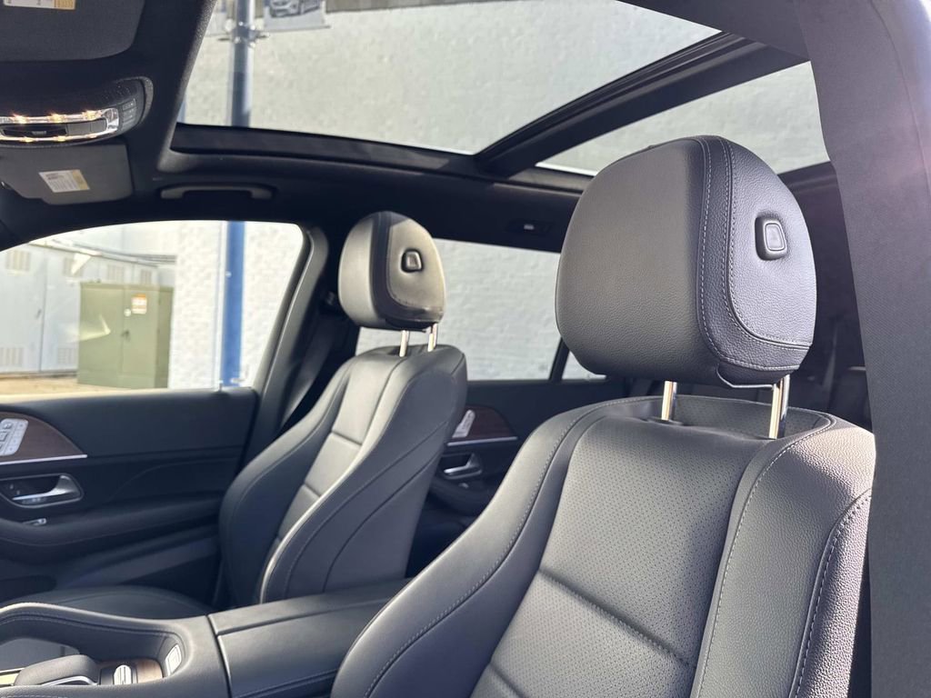 Used 2025 Mercedes-Benz GLS 450 4MATIC image 20