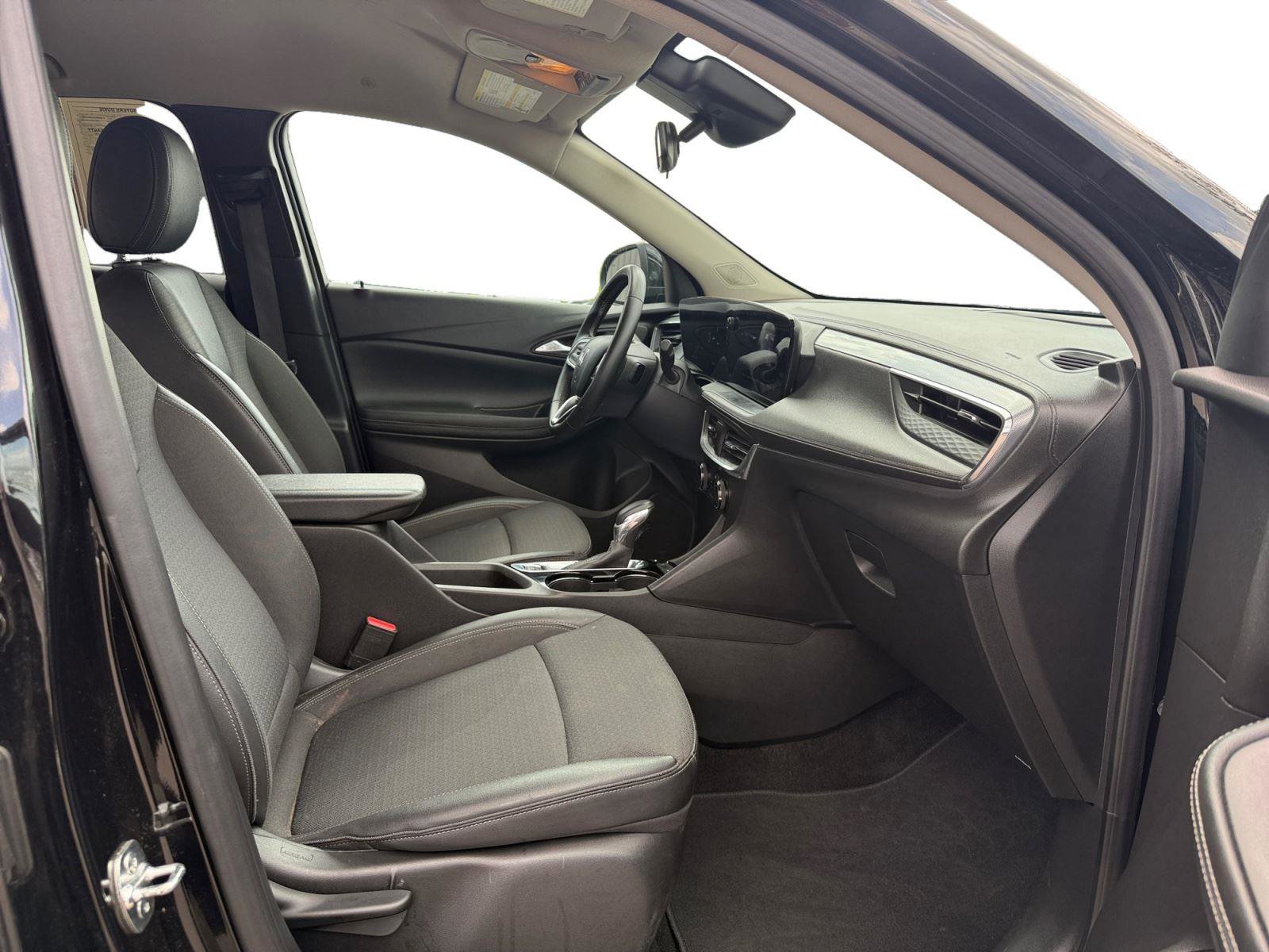 Used 2025 Buick Encore GX Preferred image 26