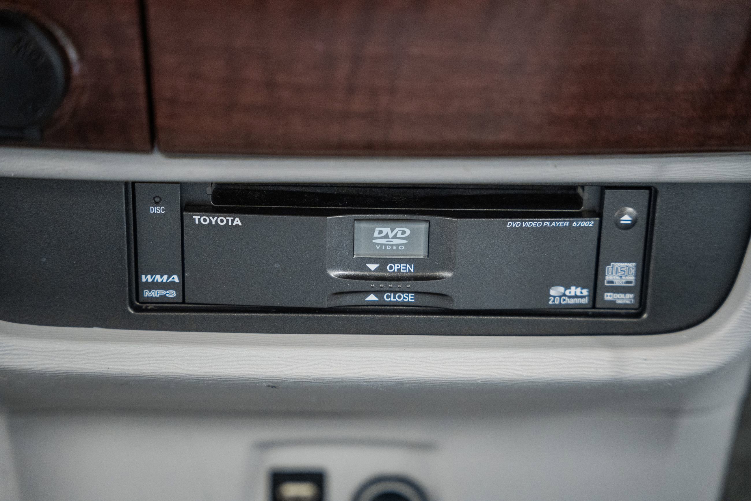 Used 2014 Toyota Sienna Limited image 32