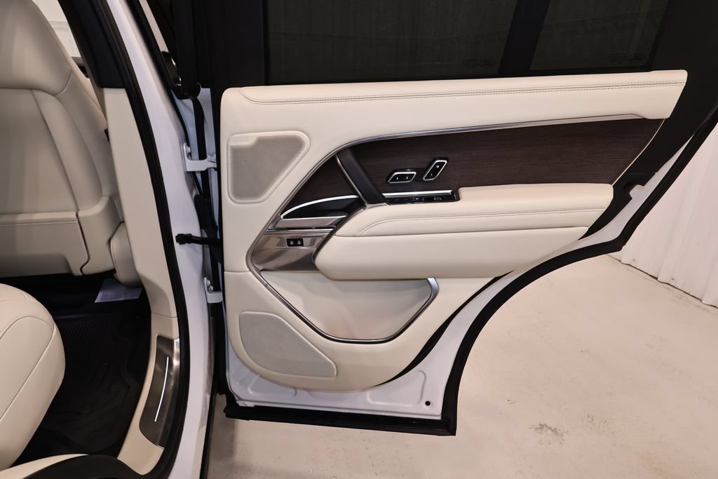 Used 2023 Land Rover Range Rover Autobiography AWD/4WD image 21