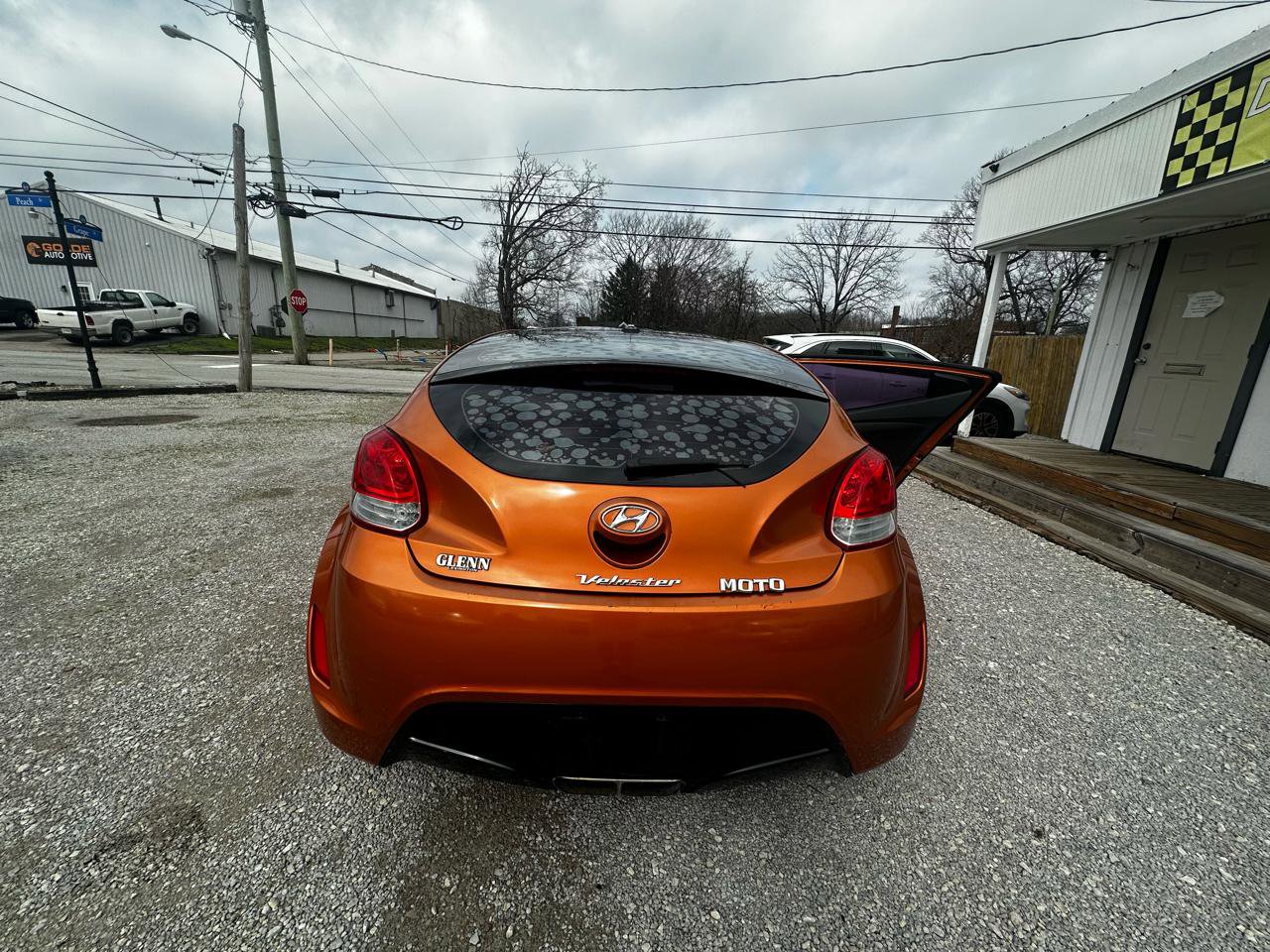 Used 2012 Hyundai Veloster w/ Style Pkg image 4