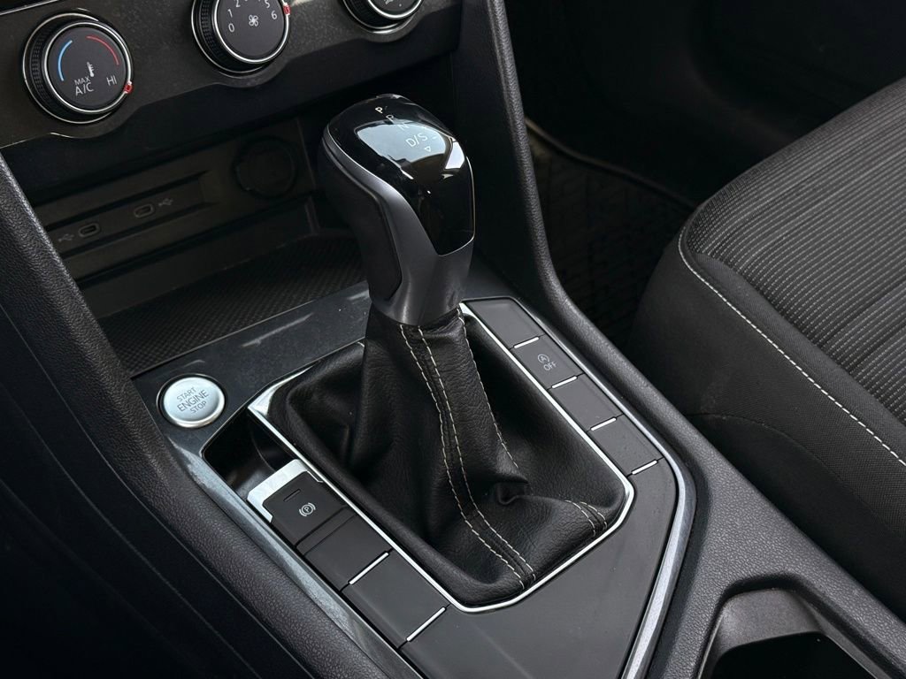 Used 2022 Volkswagen Tiguan S image 18