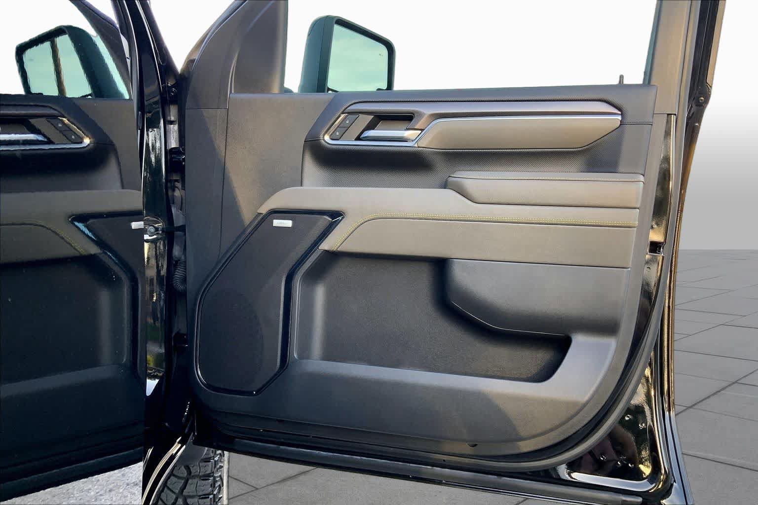 Used 2024 Chevrolet Silverado 2500 ZR2 w/ ZR2 Bison Edition AWD/4WD image 23