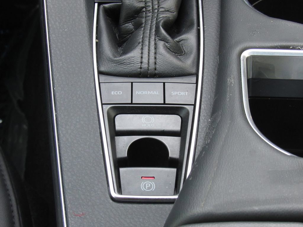 Used 2019 Toyota Avalon XSE FWD image 29