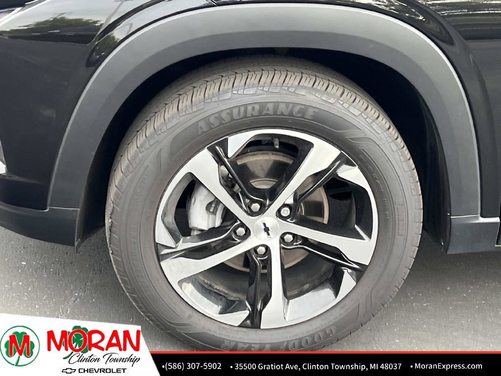 Certified 2025 Chevrolet Trax RS w/ Driver Confidence Package FWD image 10