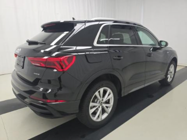 Used 2023 Audi Q3 2.0T Premium w/ Convenience Package AWD/4WD image 2