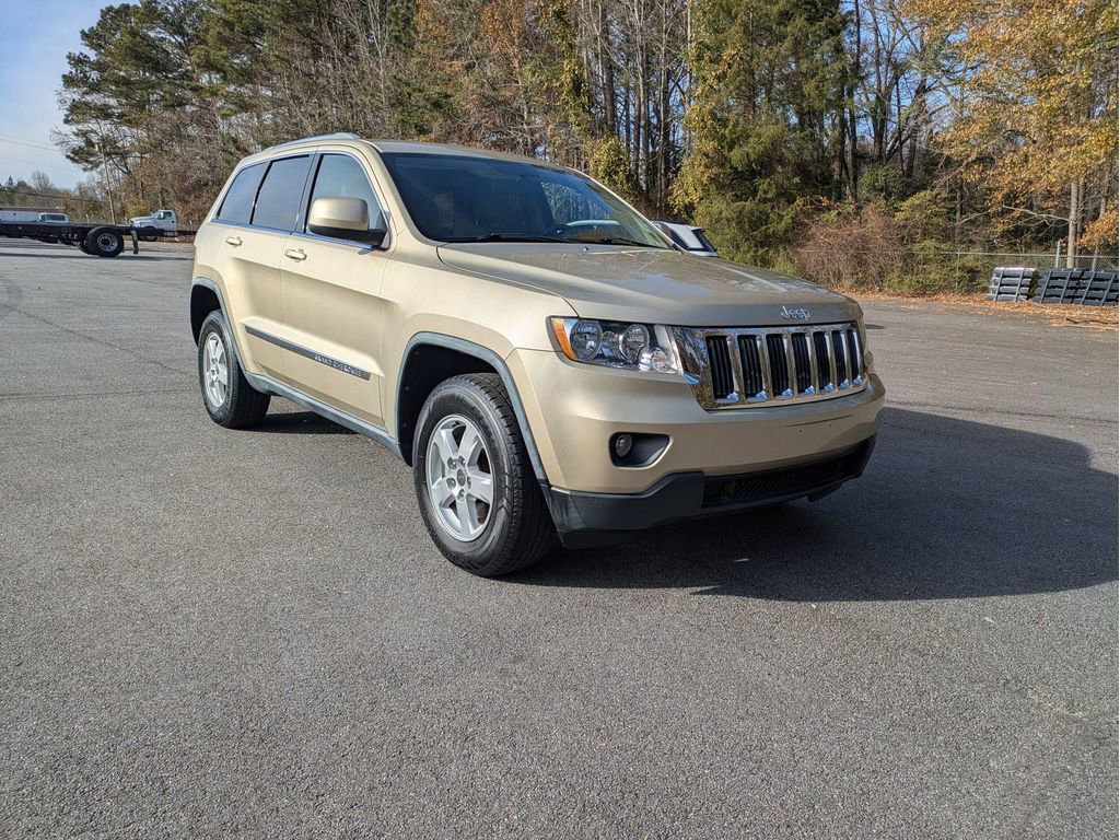 Used 2012 Jeep Grand Cherokee Laredo w/ Laredo E Group image 4