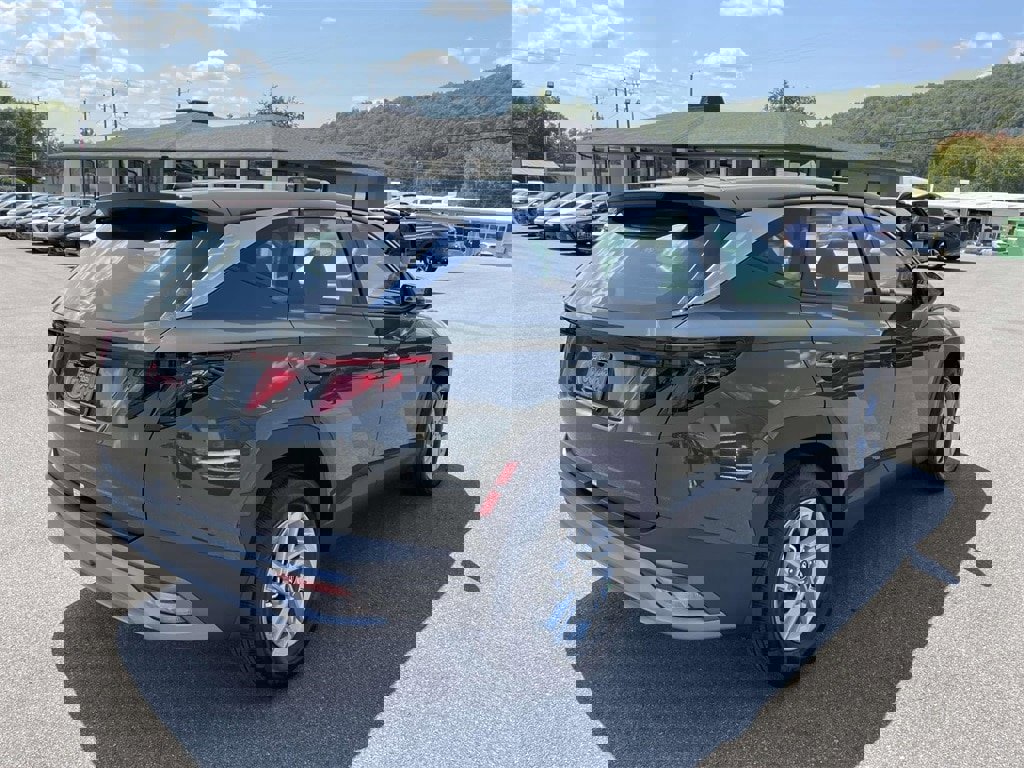 New 2026 Hyundai Tucson SE image 3