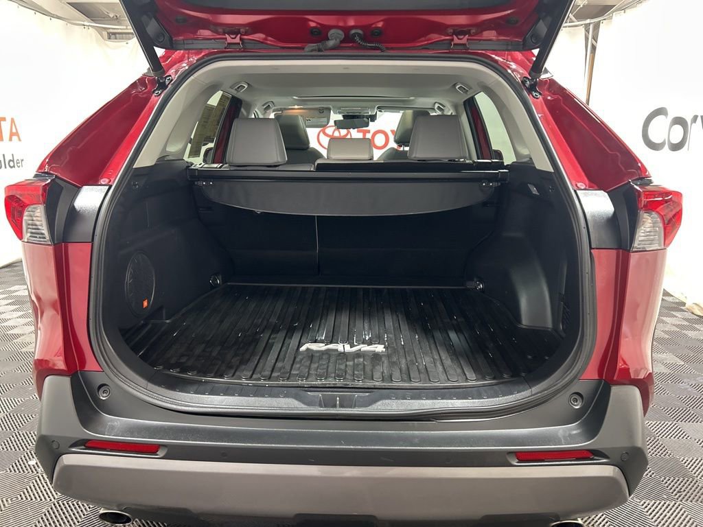 Used 2020 Toyota RAV4 Limited AWD/4WD image 17