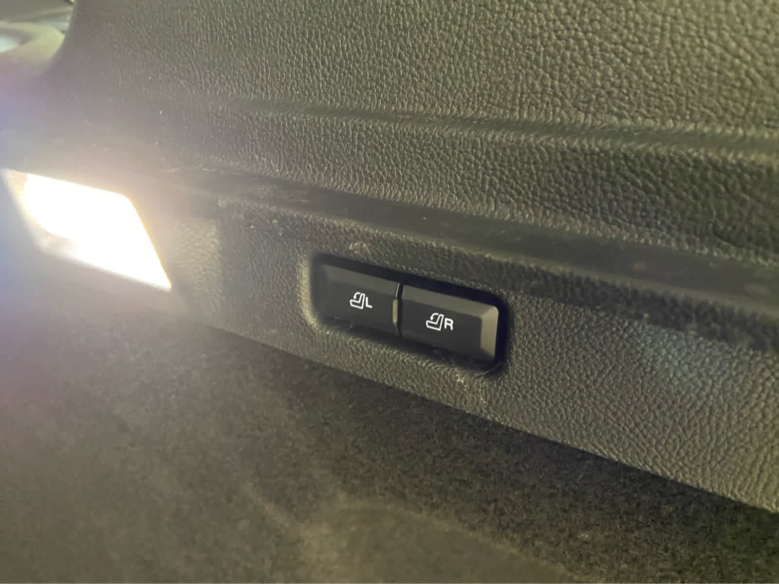 Used 2022 Lincoln Corsair AWD w/ Premium Package image 11