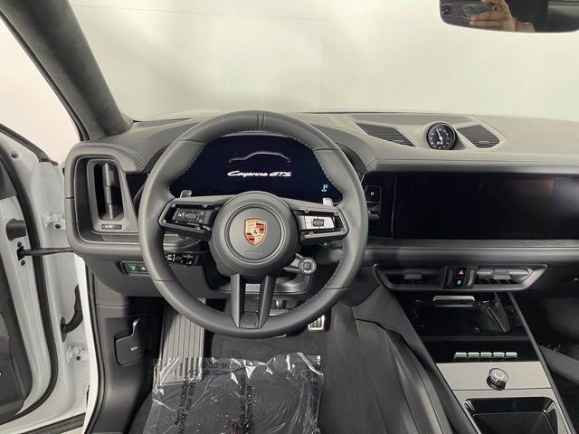 New 2026 Porsche Cayenne GTS image 38