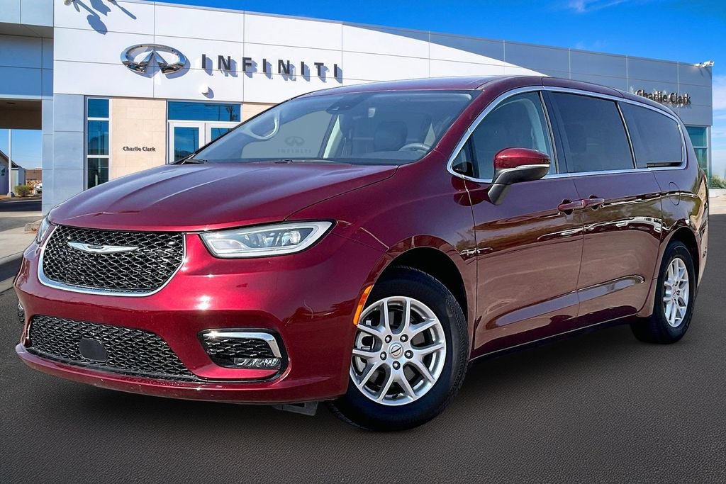 Used 2023 Chrysler Pacifica Touring-L FWD image 1